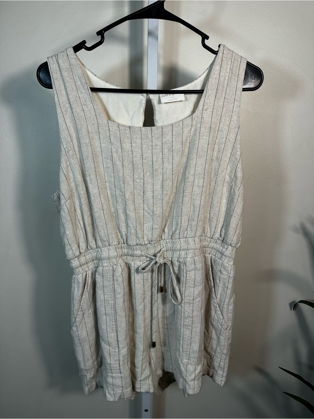 X411. Allie Rose Linen Blend Pinstripe Sleeveless Drawstring Romper Large